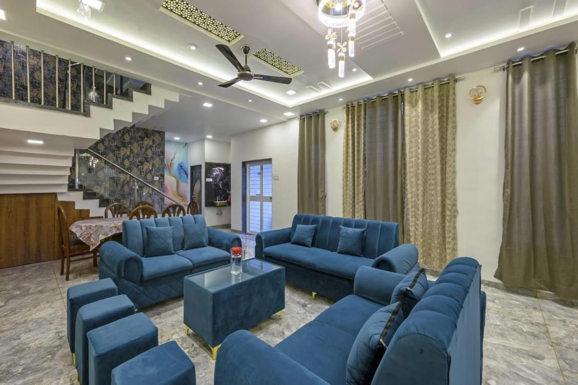Fun Square Villa Лонавала Экстерьер фото